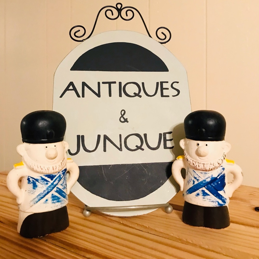 Royal Sealy Heritage Vintage (before 2000) Salt-Pepper Shakers